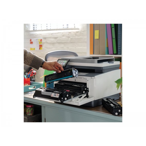 HP Color LaserJet Pro MFP 3302fdw, večfunkcijski barvni tiskalnik formata A4 (216 x 356 mm), s hitrostjo tiskanja do 25 strani/min, vhodnim pladnjem za 250 listov in povezljivostjo LAN, USB 2.0 ter Wi-Fi. HP Color LaserJet Pro MFP 3302fdw, večfunkcijski barvni tiskalnik formata A4 (216 x 356 mm), s hitrostjo tiskanja do 25 strani/min, vhodnim pladnjem za 250 listov in povezljivostjo LAN, USB 2.0 ter Wi-Fi.