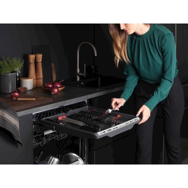 Vgradni pomivalni stroj AEG FSE73727P, 60 cm, inverter