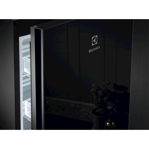 Hladilnik kombiniran Electrolux LNT7ME36K2, črn steklena fronta