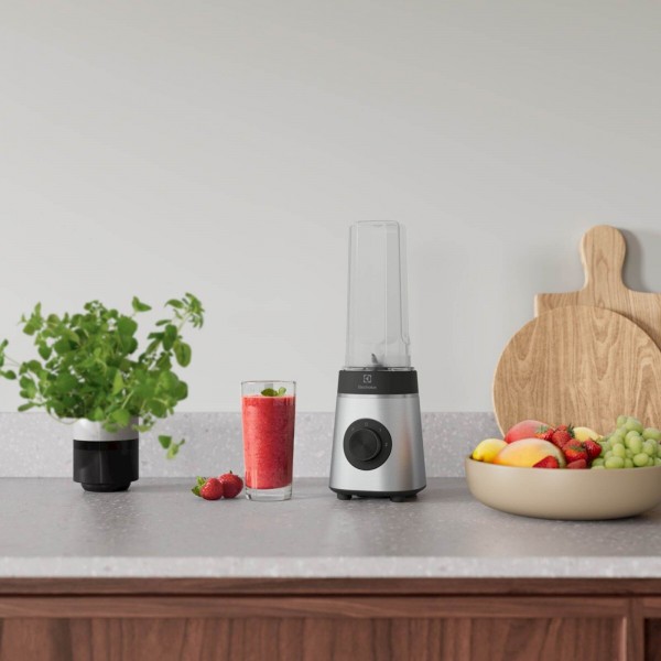 Pokončni mešalnik sport blender Electrolux E4CB1-6ST Pokončni mešalnik sport blender Electrolux E4CB1-6ST