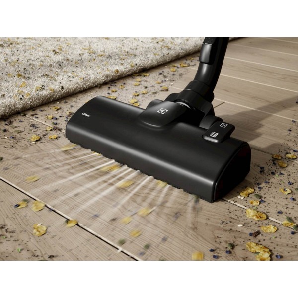 Sesalnik z vrečko Electrolux EB51C2GG