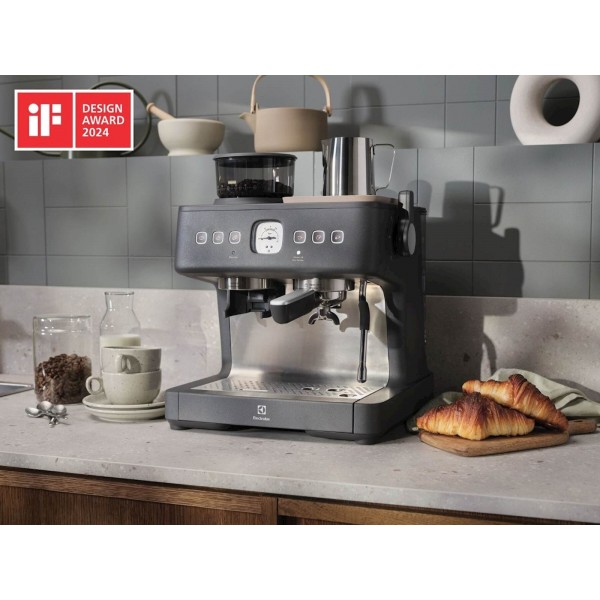 Kavni aparat za espresso Electrolux E8EC1-8BP Kavni aparat za espresso Electrolux E8EC1-8BP
