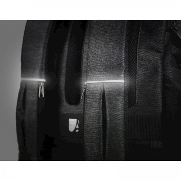 Nahrbtnik PORT MONTREAL TRAVELER ECO BP 15.6/16’’ Nahrbtnik PORT MONTREAL TRAVELER ECO BP 15.6/16’’