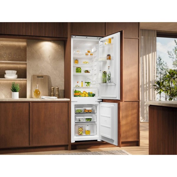 Vgradni komb. hladilnik Electrolux ENS3SE18S, Low Frost Vgradni komb. hladilnik Electrolux ENS3SE18S, Low Frost