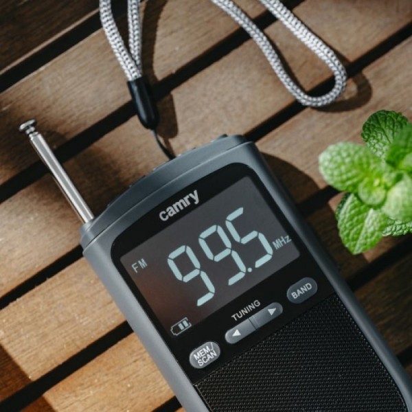 Camry prenosni mini radio