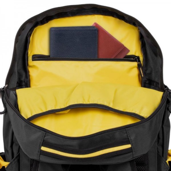 RivaCase 30L nahrbtnik za prenosnik 15.6 5461 black RivaCase 30L nahrbtnik za prenosnik 15.6 5461 black