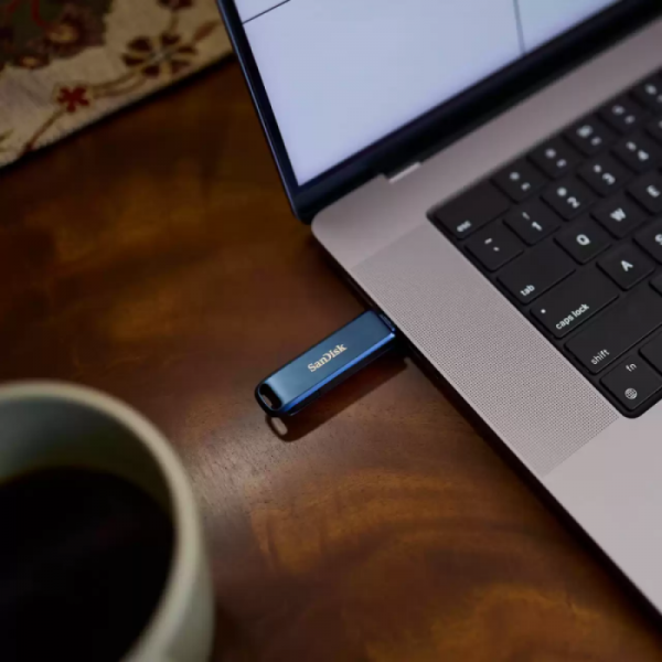 SanDisk 256GB Phone Drive for iPhone USB-C/Lightning USB ključ SanDisk 256GB Phone Drive for iPhone USB-C/Lightning USB ključ