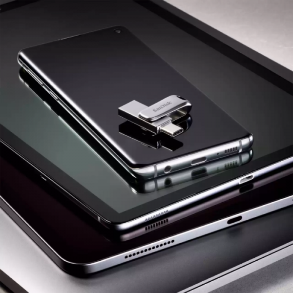 SanDisk 512GB Ultra Dual Drive Luxe USB-C/USB-A 3.2 Gen 1 USB ključ