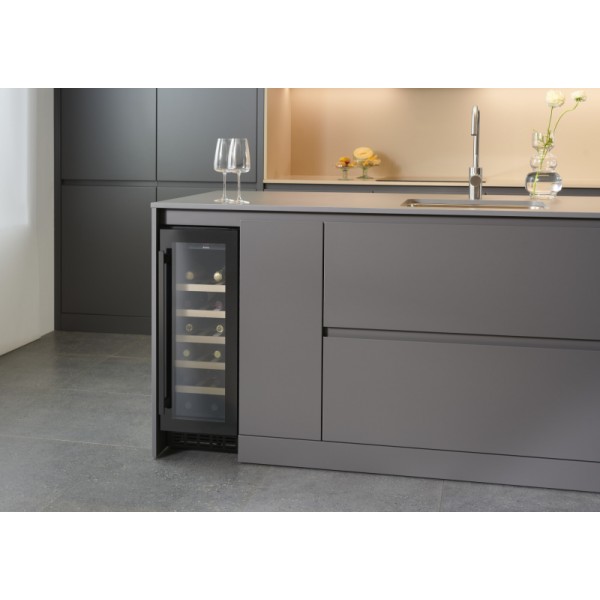 AMICA vinska vitrina WCF1K30B20.1 [G, 20 steklenic, 1 cona, 30cm]
