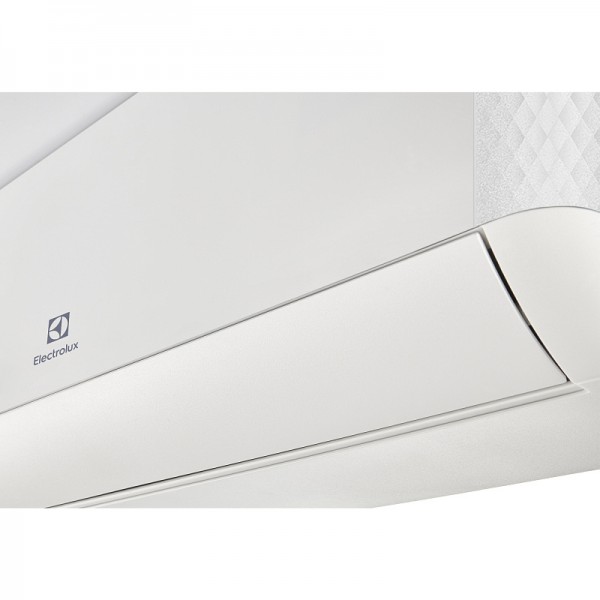 ELECTROLUX Klima naprava [EACS/I-12HTP/N8 EEC z MONTAŽO]
