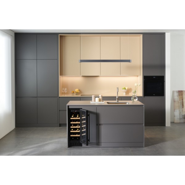 AMICA vinska vitrina WCF1K30B20.1 [G, 20 steklenic, 1 cona, 30cm]